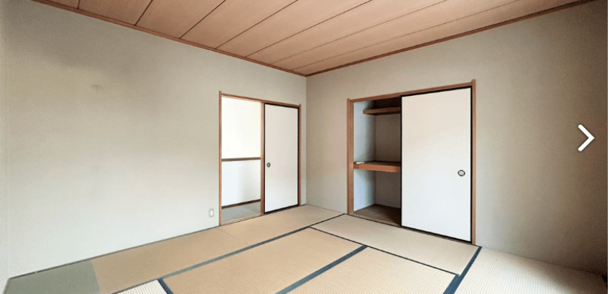 Casa de 4 casas à venda em Komaki, Shiroyama por ¥56,500/mês