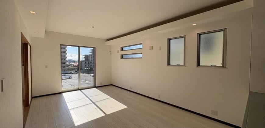 Casa à venda em Kobe-shi, Tarumi-ku por ¥111,000/mês