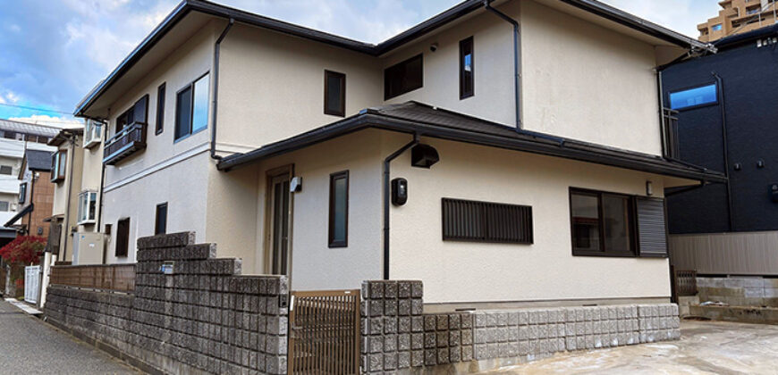 Casa à venda em Kobe-shi, Tarumi-ku por ¥102,000/mês