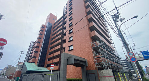 Apartamento à venda em Matsuyama-shi, Chifunemachi por ¥33,000/mês