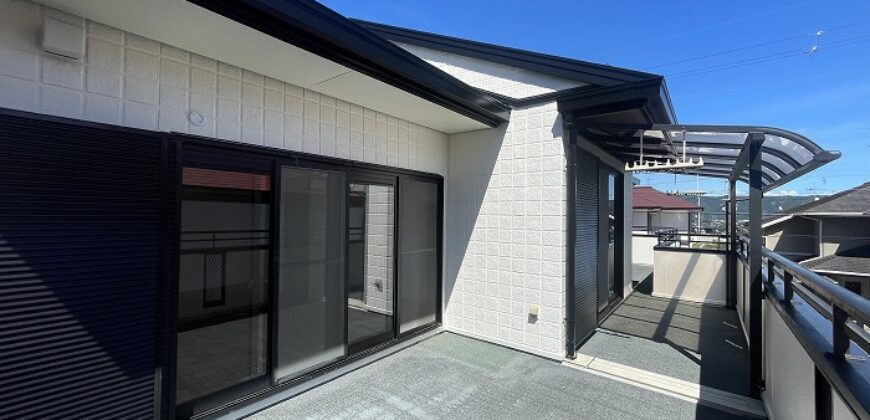 Casa à venda em Kawanishi-shi, Yuyamadai por ¥81,000/mês