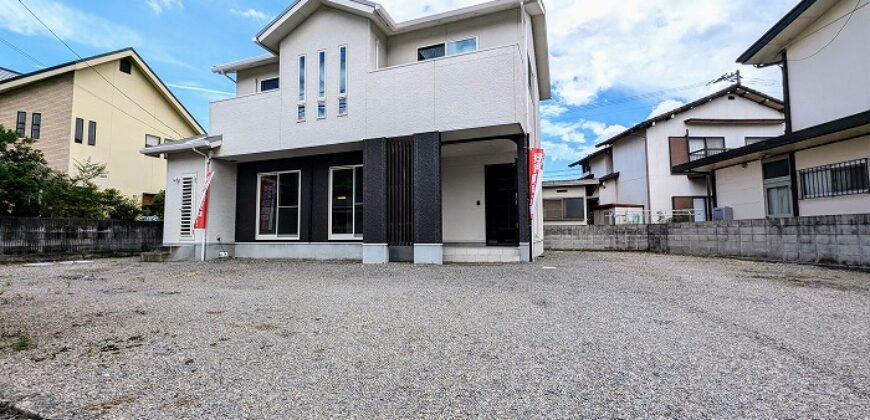 Casa à venda em Niihama-shi, Shihō por ¥57,000/mês