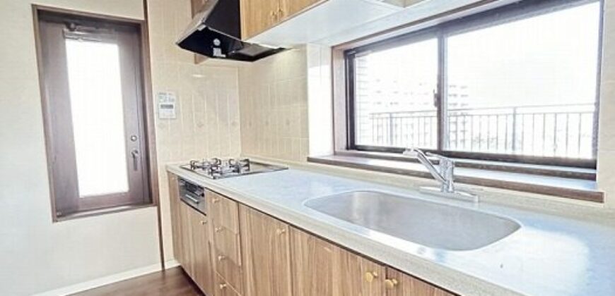 Apartamento à venda em Yokkaichi Amakasuga por ¥60,000/mês