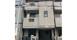 Casa à venda em Osaka por ¥108,000/mês