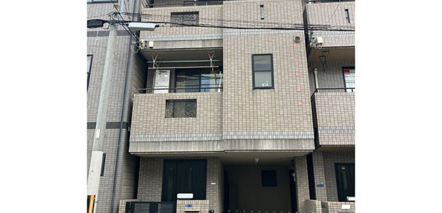 Casa à venda em Osaka por ¥108,000/mês