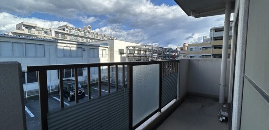 Apartamento à venda em Numazu, Oka Isshiki por ¥36669,000/mês