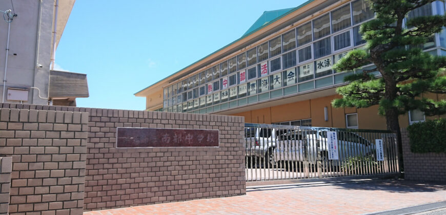 Casa à venda em Hamamatsu por ¥68,000/mês