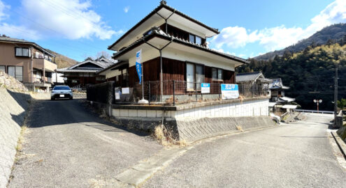 Casa à venda em Iyo, Nakayama por ¥33,000/mês