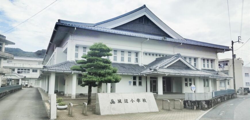 Casa à venda em Ainan, Minamiuwa por ¥33,000/mês