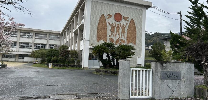 Casa à venda em Uchiko, Kitagun por ¥40,000/mês