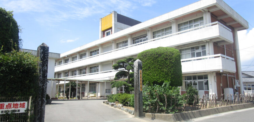 Casa à venda em Yoshinogawa, Kamojimacho por ¥37,000/mês