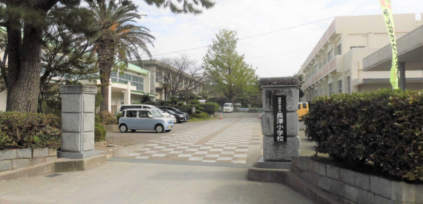 Casa à venda em Shikokuchuo, Doicho por ¥48,000/mês