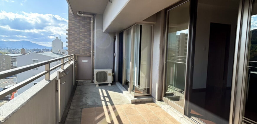 Apartamento à venda em Utazu, Ayauta por ¥57,000/mês