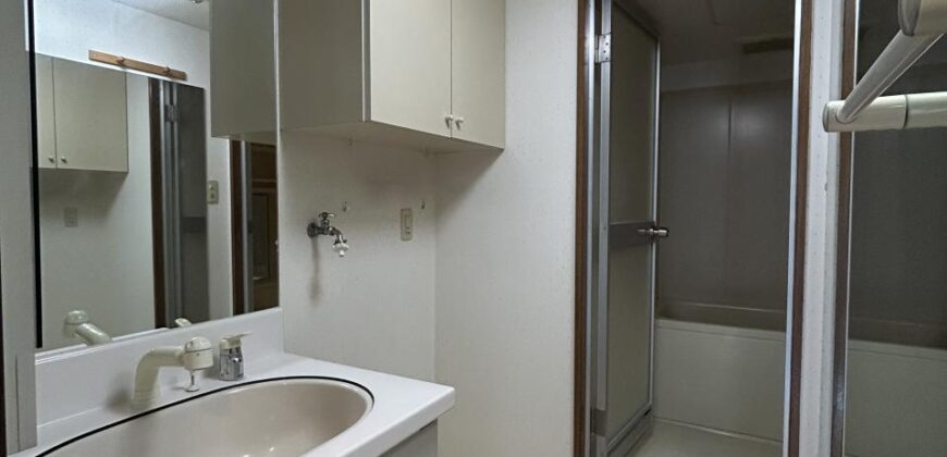 Apartamento à venda em Matsuyama, Wakakusacho por ¥74,000/mês