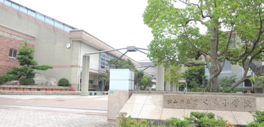 Casa à venda em Matsuyama, Yotonaka por ¥51,000/mês