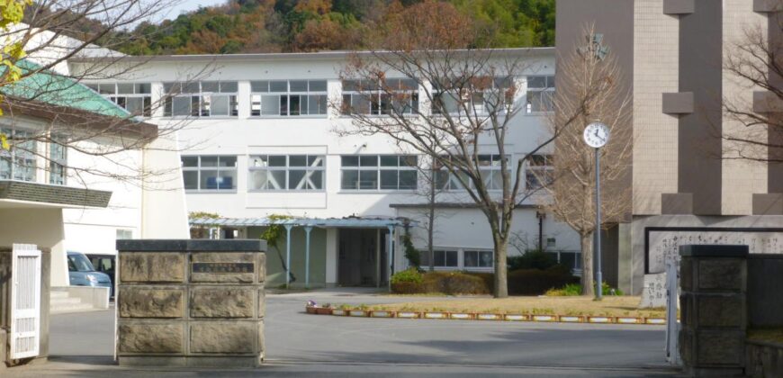 Casa à venda em Shikokuchuo, Kawanoecho por ¥43,000/mês