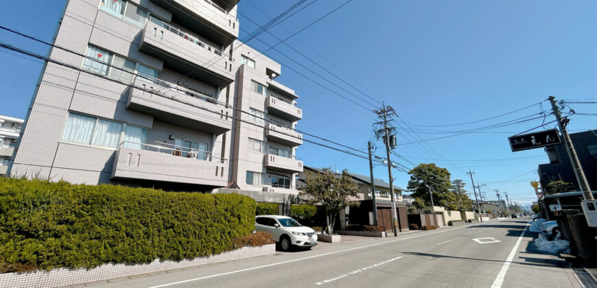 Apartamento à venda em Fukui por ¥54,000/mês