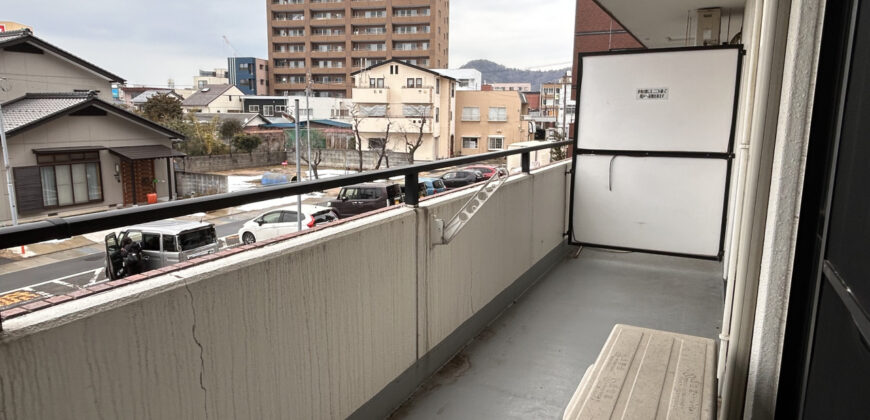 Apartamento à venda em Tsuruga por ¥48,000/mês