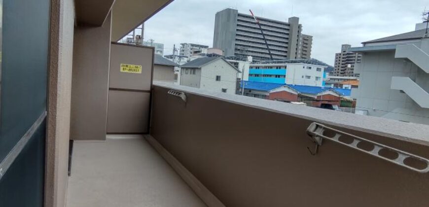 Apartamento à venda em Matsuyama, Kayamachi por ¥50,000/mês