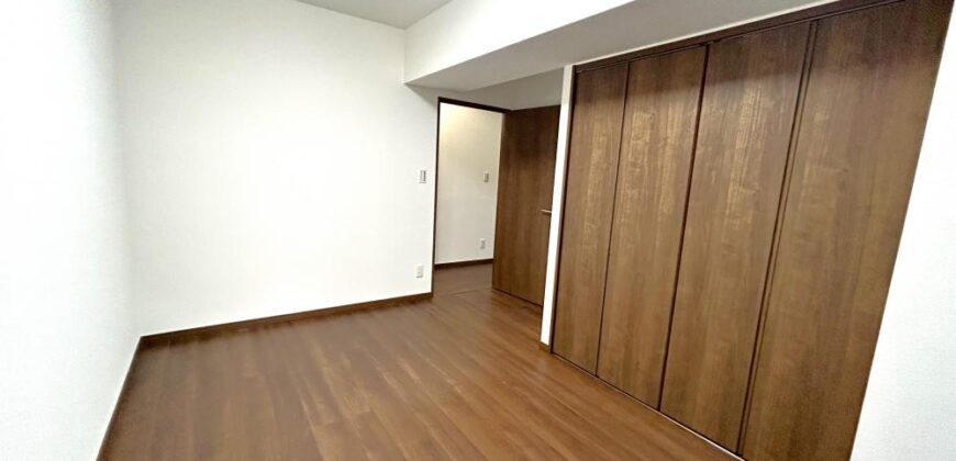 Apartamento à venda em Yokkaichi por ¥68,000/mês