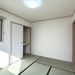 270043828-18