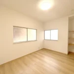 270037889-15