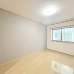 270040004-16