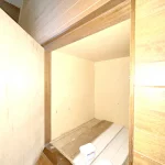 270048677-18