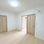 270048880-32