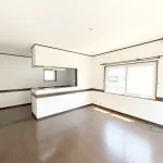 270048979-18