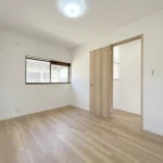 270037743-17