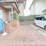 270047273-10