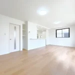 270048702-1