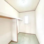 270050302-18