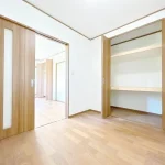 270048931-18