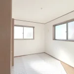 270052048-16