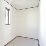 270052048-17