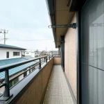 B03032-000057-243521-17