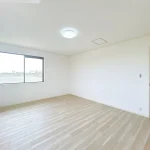 B03032-000104-256332-12
