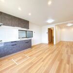 ECF-20260621-10133600_sala_de_estar_com_cozinha_integrada_2-1.jpg
