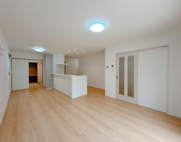 ECF-20260621-2316044_sala_de_estar_com_cozinha_integrada-1.jpg