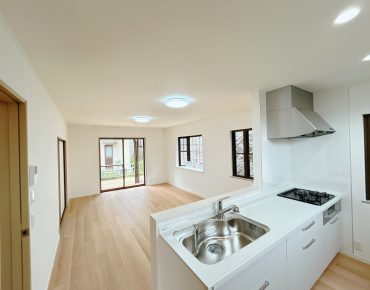 ECF-20260621-30671419_cozinha_integrada_com_sala_de_estar-1.jpg